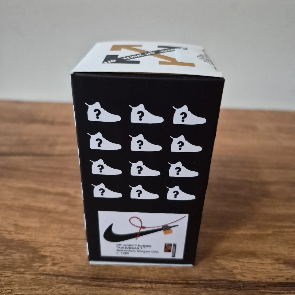 NWT Off White collectible miniature sneakers 👣 - Picture 3 of 8